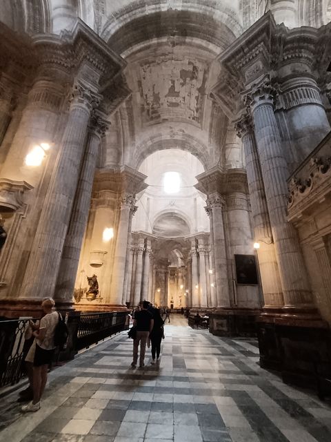 Cadiz_Cathedrale__2_.jpg