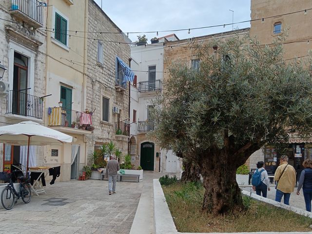 Bari_rue__10_.jpg, juin 2025 Bari_rue__10_.jpg