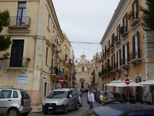 Bari_rue__1_.JPG, juin 2025 Bari_rue__1_.JPG