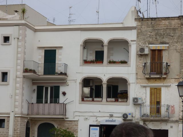 Bari_rue__3_.JPG, juin 2025 Bari_rue__3_.JPG