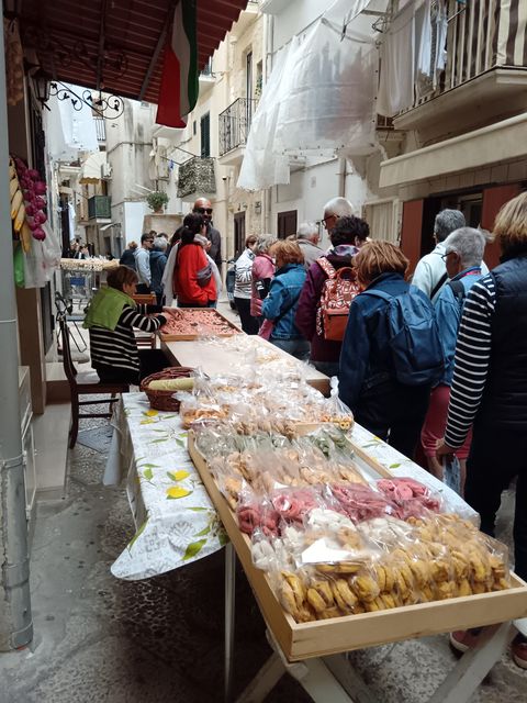 Bari_rue__4_.jpg, juin 2025 Bari_rue__4_.jpg