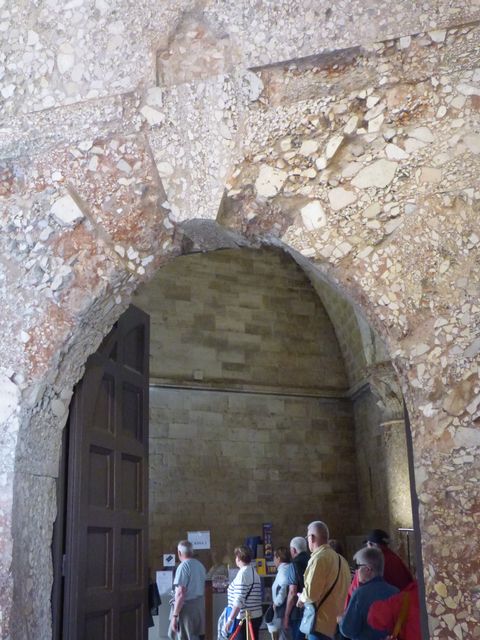 Castel_del_Monte__11_.JPG, juin 2025 Castel_del_Monte__11_.JPG