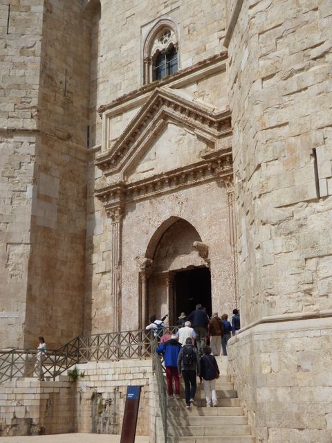 Castel_del_Monte__8_.JPG, juin 2025 Castel_del_Monte__8_.JPG