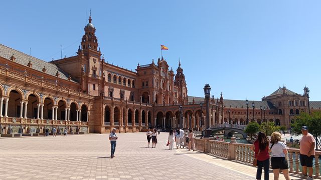 Seville_Place_d__Espagne__2_.jpg