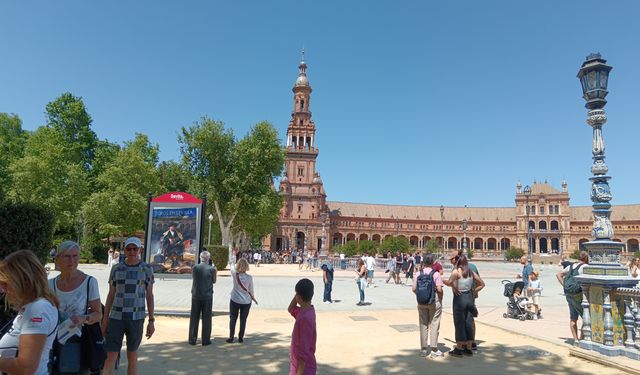 Seville_Place_d__Espagne__6_.jpg